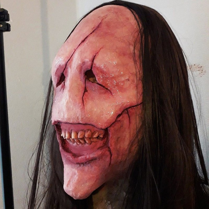 Halloween horror long hair demon mask red face demon mask toothy demon latex long hair mask