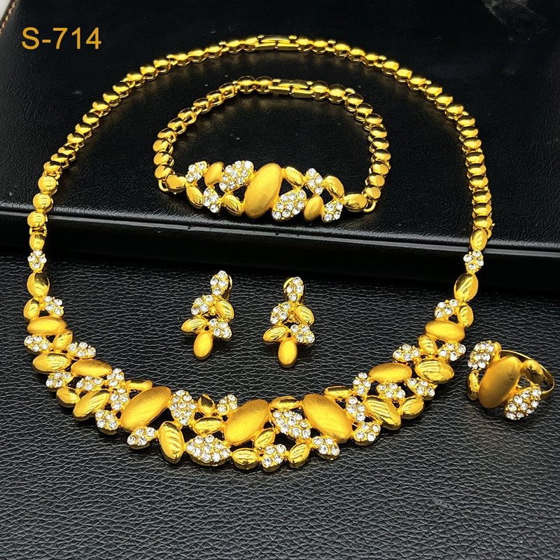 Rings gold-plated jewelry Middle East Dubai banquet necklace bracelet ring earrings four-piece set factory spot wholesale
