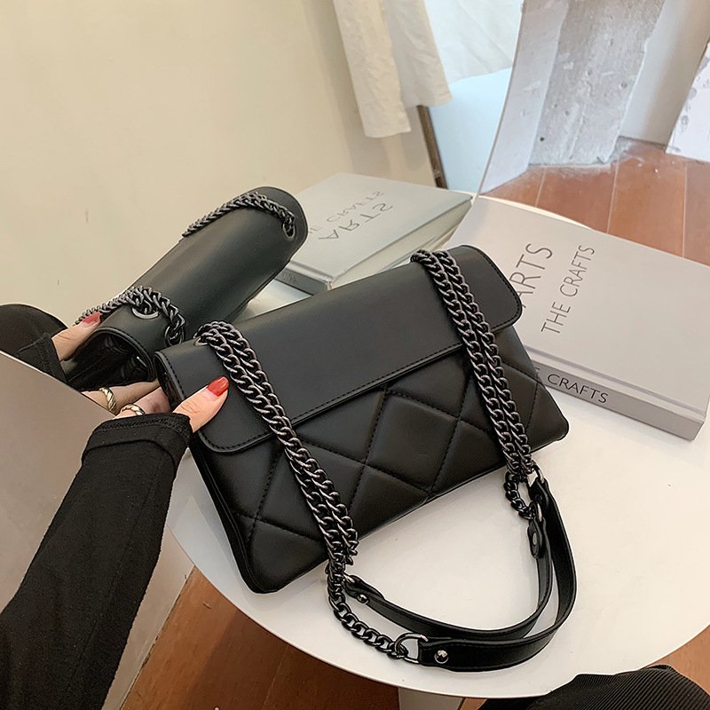 High-end Diamond Bag Women's 2023 New Fashion Texture Messenger Bag Simple All-match Chain Shoulder Armpit Bag
