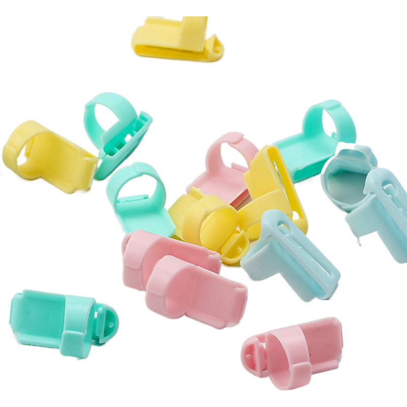 2pc Knitting Tool Stitchers Sewing Tool Wool Compiler Finger Plastic Thread Guides