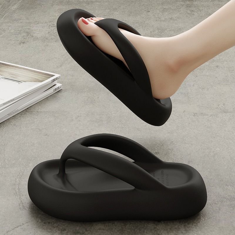 Women Summer Outdoor Wear Pvc Material Shit Feeling Thick Bottom Deodorant Home Fashion Non-slip Beach Slippers For Women
