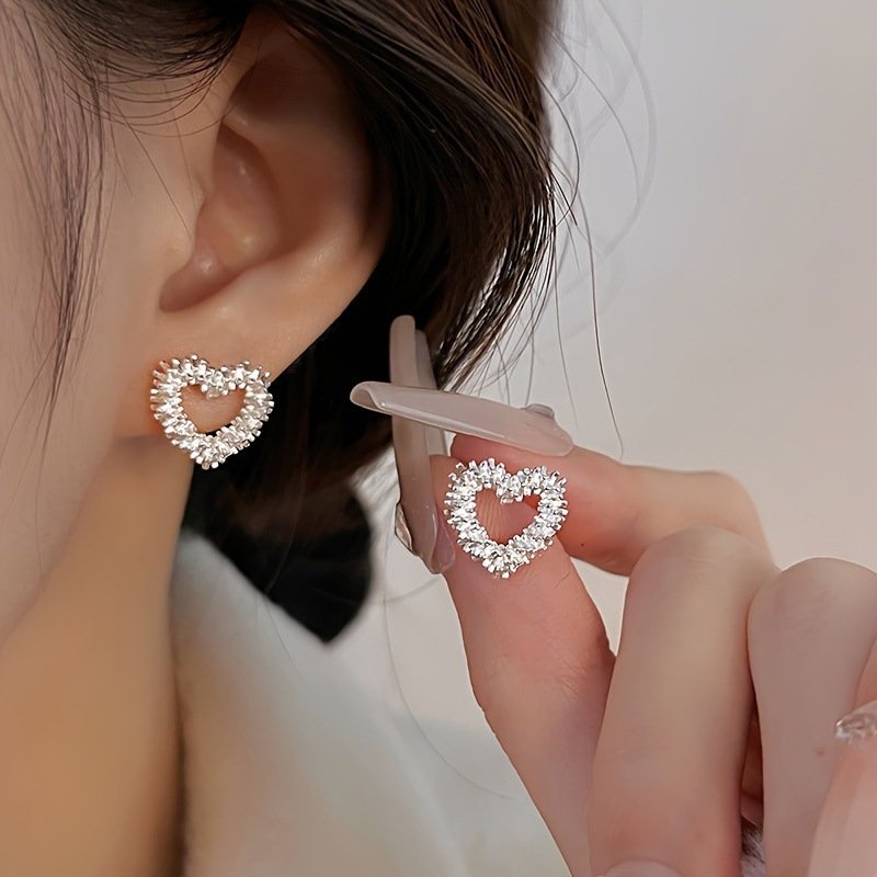Boucles d'oreilles japonaises et coréennes en argent brisé, quelques deux boucles d'oreilles d'amour, design de tempérament doux féminin, petites boucles d'oreilles en forme de cœur creux, sens de haute qualité