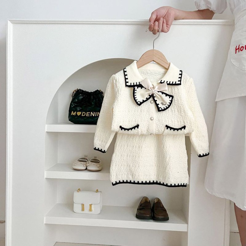 Wear 2024 Autumn/Winter New Little Girl Sweet Bow Coat Half Skirt Children's Knitted Fragrant cardigan