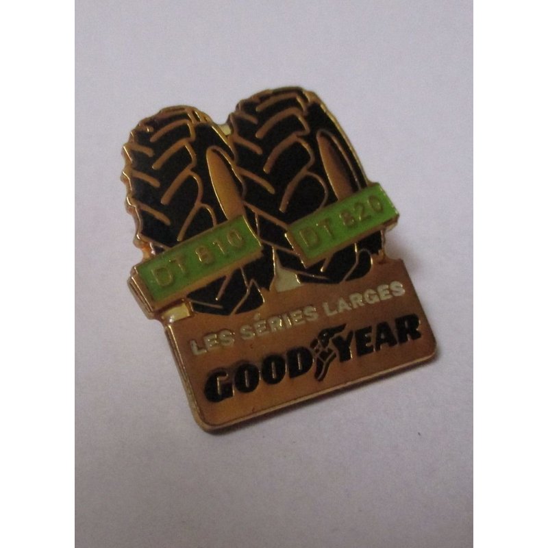 Pin's Pneu Good Year - Les Séries Larges Dt810 Dt820