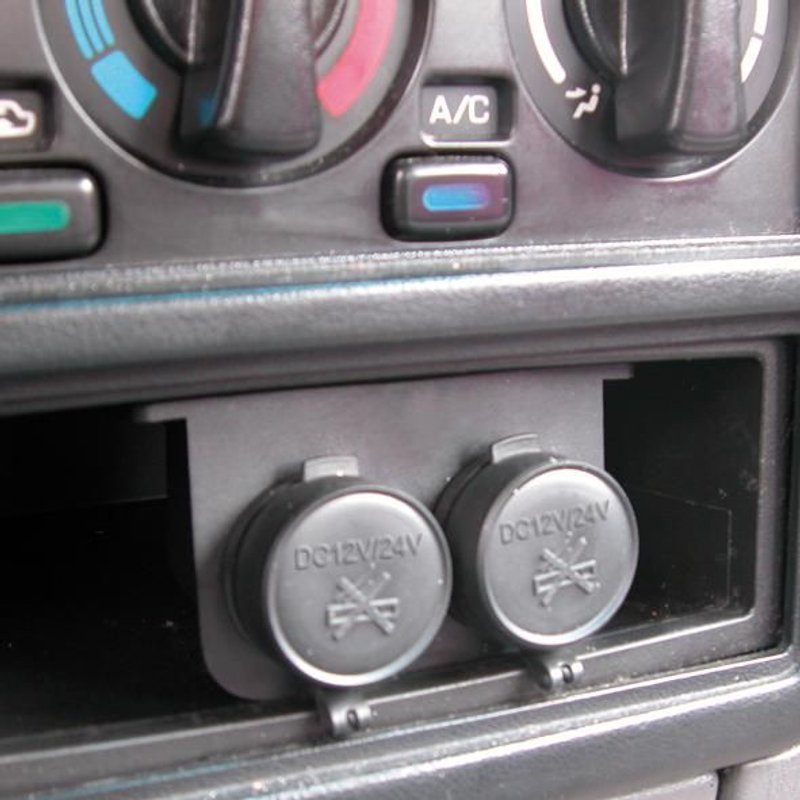 Prise Double 12/24v Impermeable A L'eau