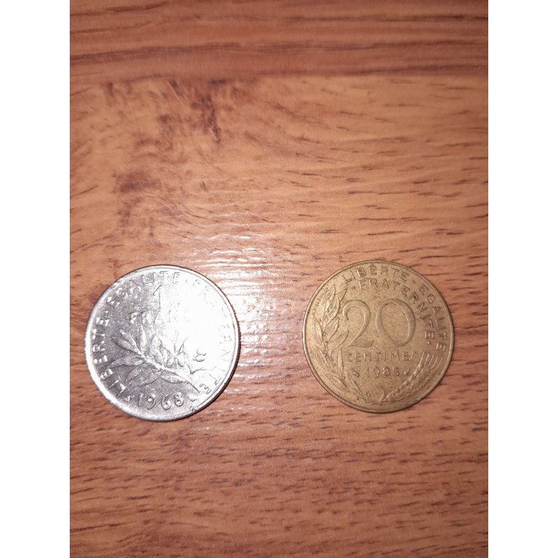 Pièces Et Billets Espagnole , Portugaise Et Française .