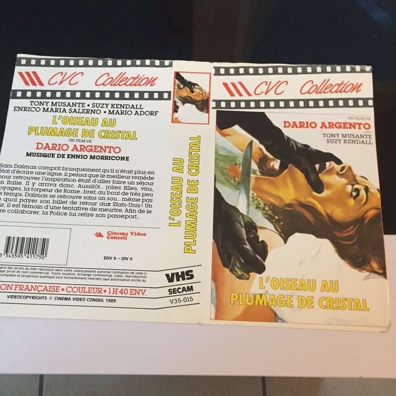 L'oiseau Au Plumage De Cristal