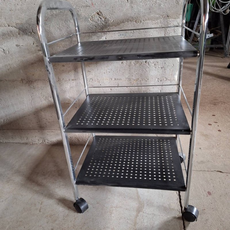 Étagère Métallique Petit Formatsurroulettes (Idéal Table De Chevet, Ou Salle De Bain Ou Wc).