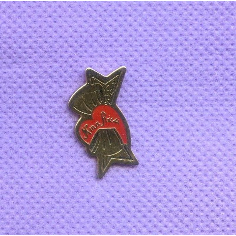 Rare Pins Parfum Nina Ricci J516