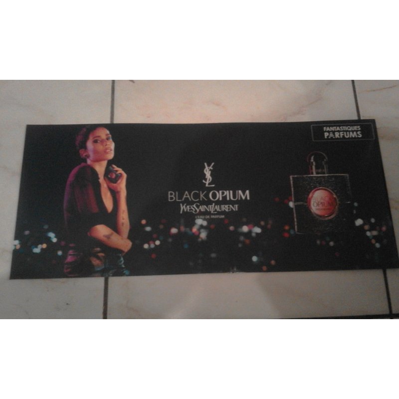 Affiche Yves Saint-Laurent : Black Opium.