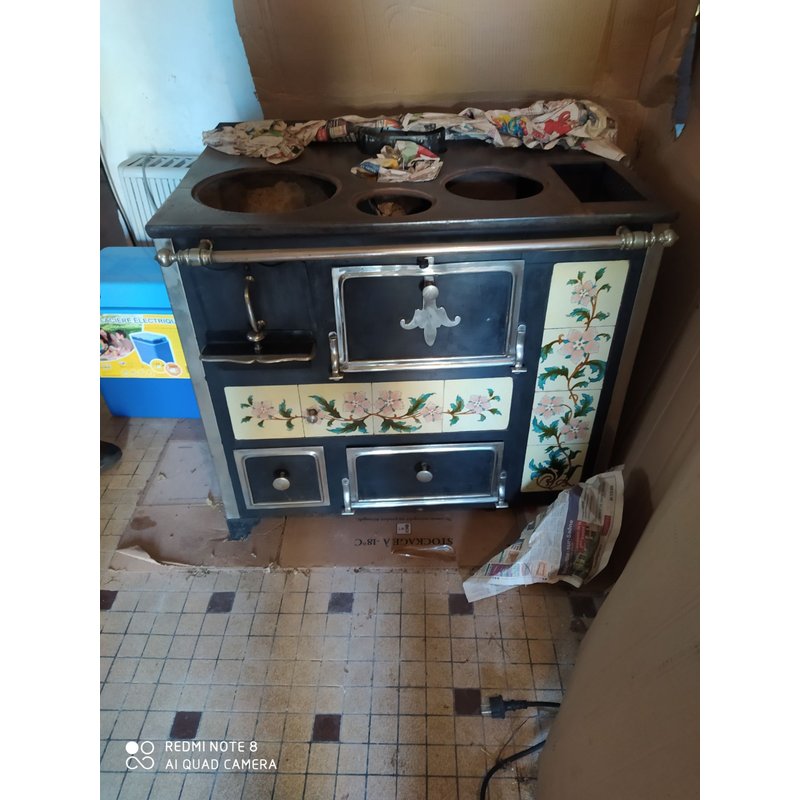 Cuisinière À Bois Stéphanoise ( St Etienne) En Tôle Émaillée Et Peinte , Plus Fonte,