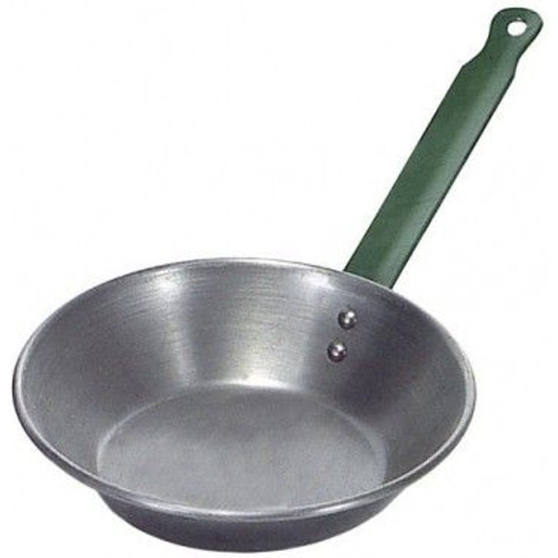 Poêle en fer poli à manche 28 cm.