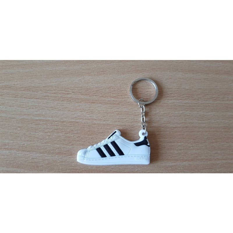 Porte Clé Basket Sneakers Adidas Superstar Blanc
