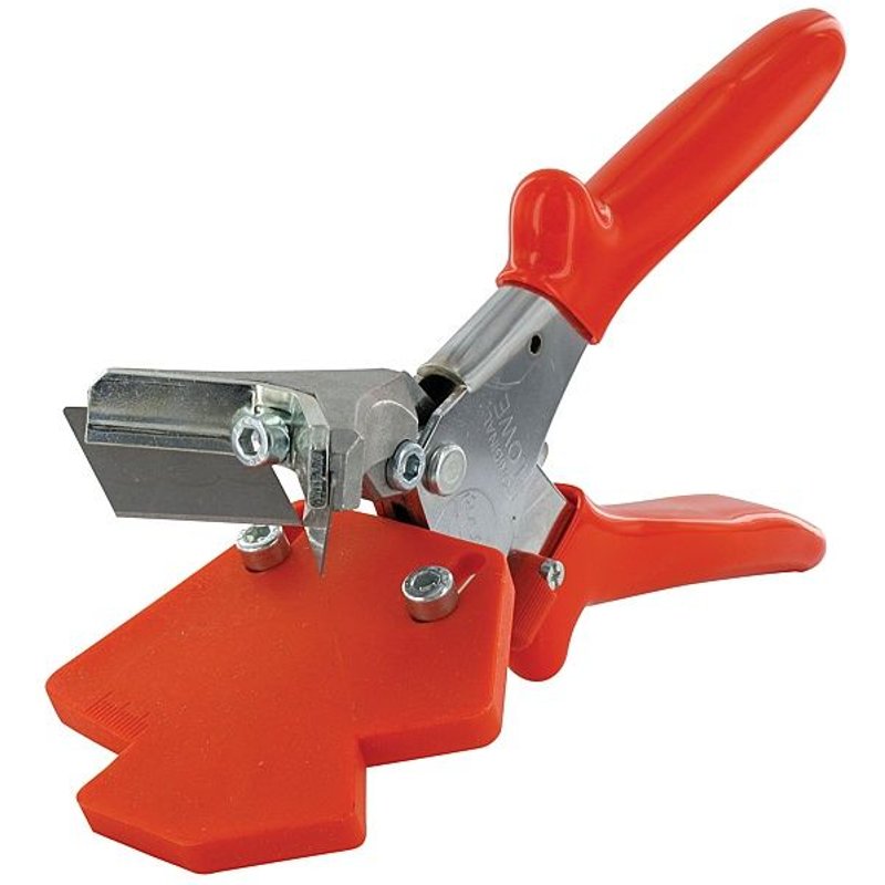 Coupe le joint partiellement en V à 45 pour garder une continuité