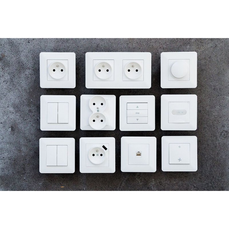 Prise TEL 8 PLOTS ARTEZO Blanc