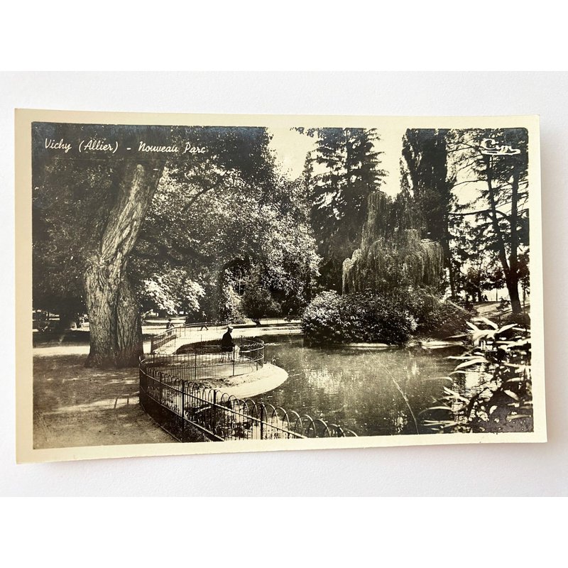 France 03 Allier Vichy Nouveau Parc / Non Circulée