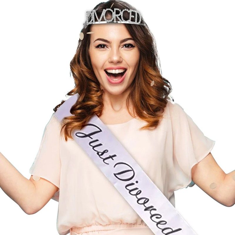 Couronne Et Écharpe Just Divorced