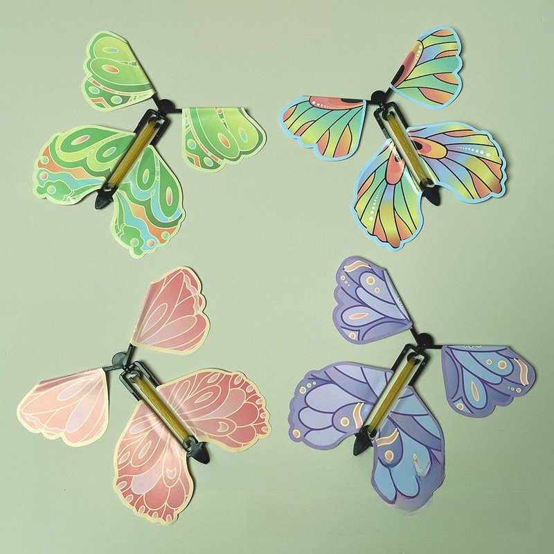 Papillon Magique Volant Jouet De Magie Créatif Imitation Papillon Volant Serre-Tout Novelté Spéciale Ensemble De 20 Papillons (4 Couleurs Assorties Dans Un Seul Emballage Opp)
