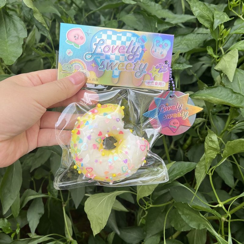 Jouet De Soulagement De Stress Donut Squeezable Double Couleur (Couleur Aléatoire) Tpr Haute Valeur Aestique Jouet De Mimiche De Nourriture