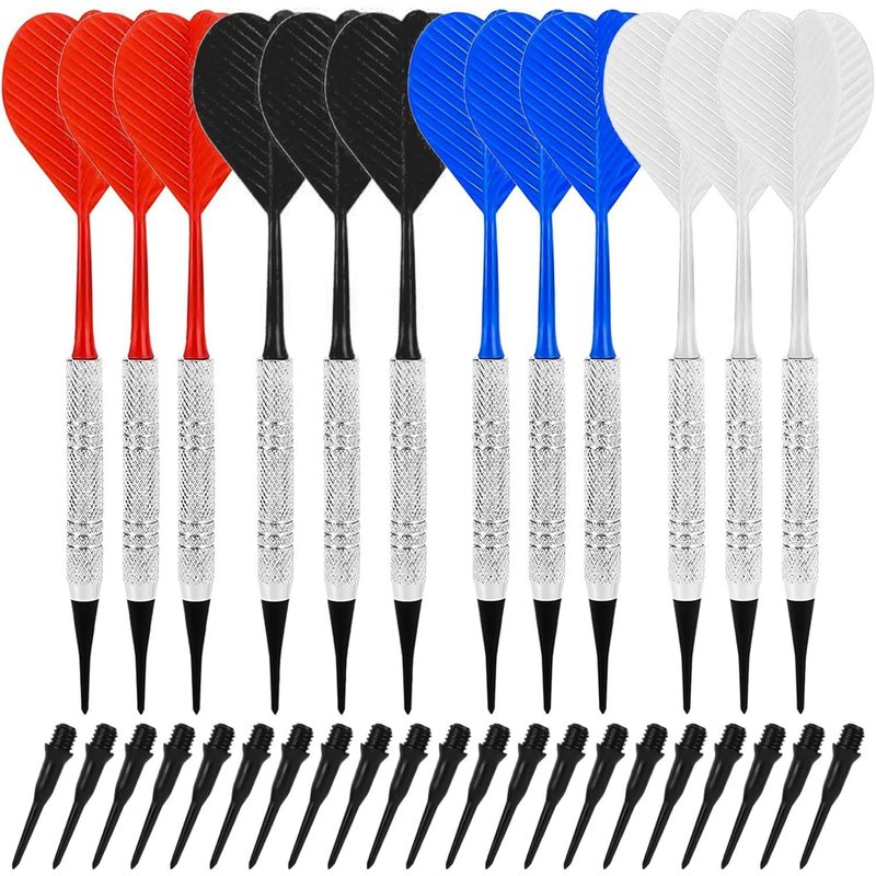 Un jeu de 12 fléchettes avec 100 pointes en plastique pour les jeunes et les moins jeunes