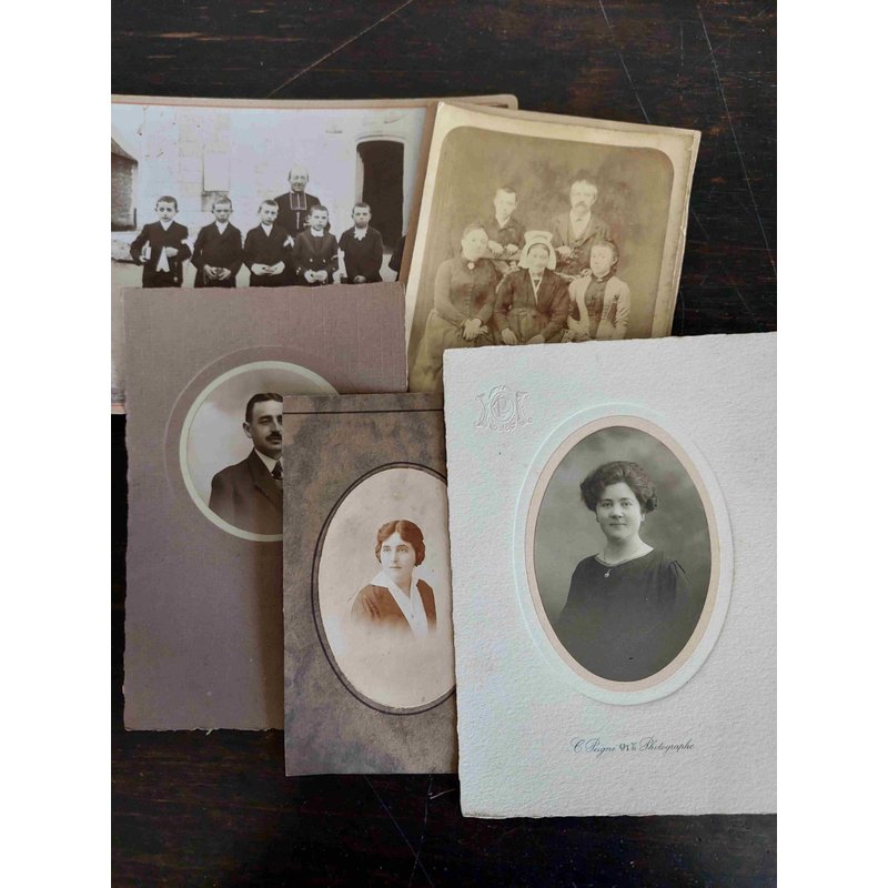 Lot De 5 Photos Anciennes Grand Format Sur Papier Cartonné (Doulmet, Peigné, Maupui) : Curé Et Communion, Femmes En Robes Longues...