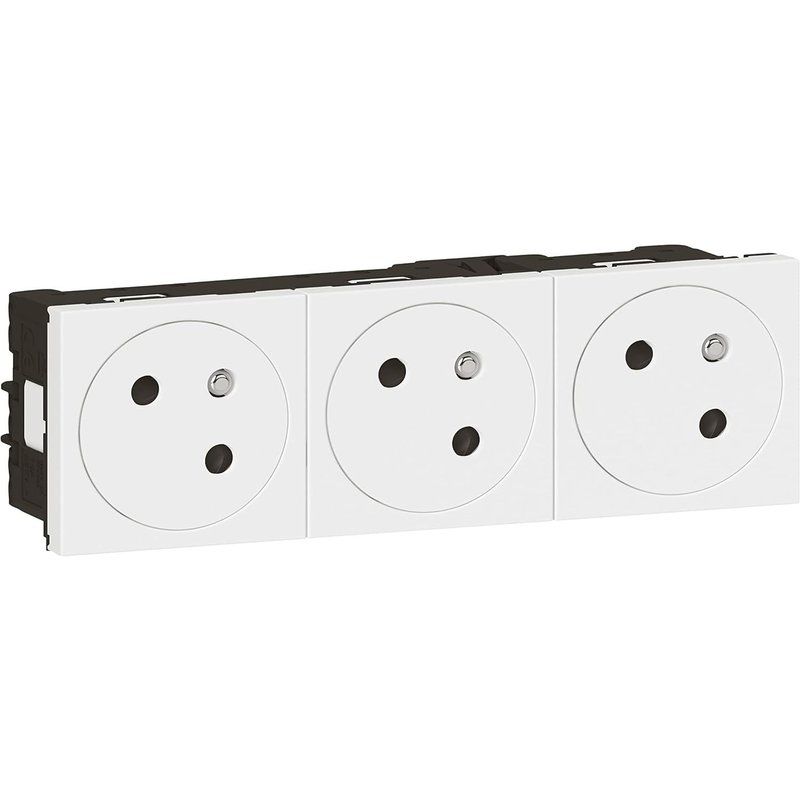 Prise Triple Murale Précâblée avec Terre Mosaic Surface Link à 45°-Prise 2P+T à Fixation par Emboîtement-Fabriqué En France-Blanc