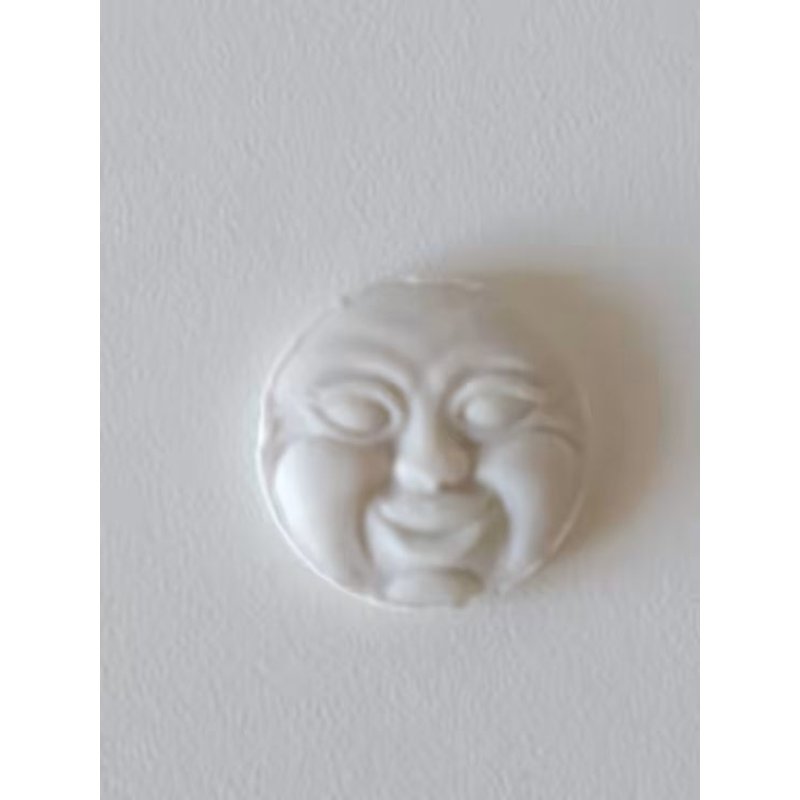 Fève Ancienne Plate Lune Blanc Mat Biscuit Porcelaine