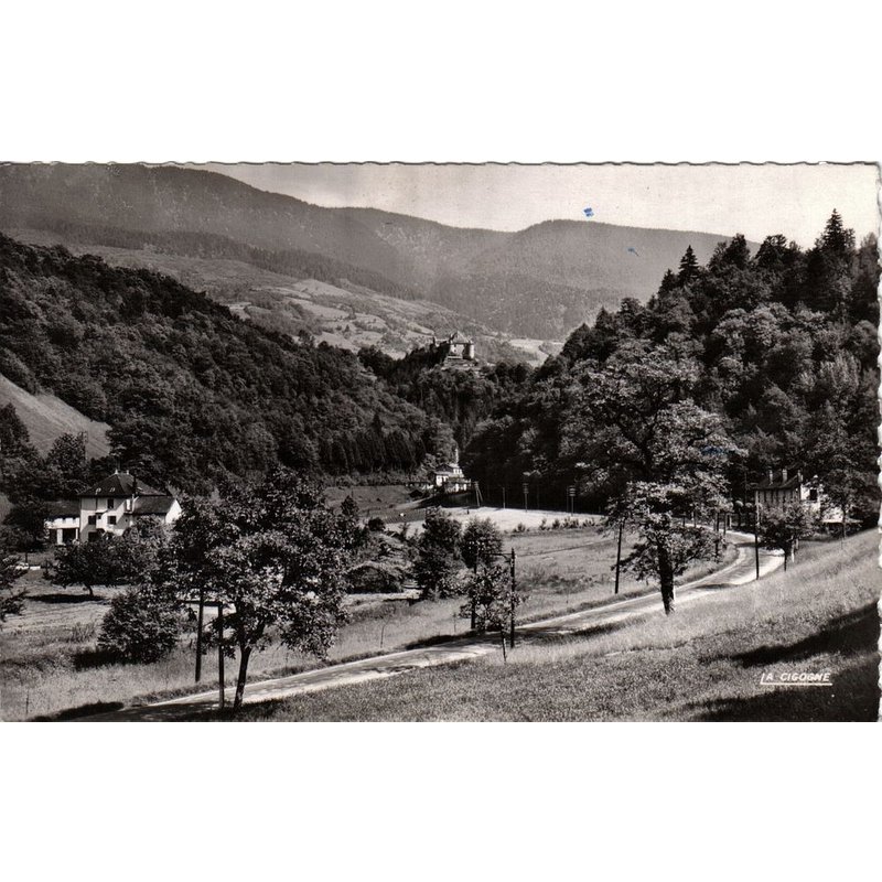 Carte Postale, France, Isère ( 38 ), Uriage Les Bains, Les Gorges Du Sonnant, Le Château Et La Maison De Molière - Texte Du 24/06/1954