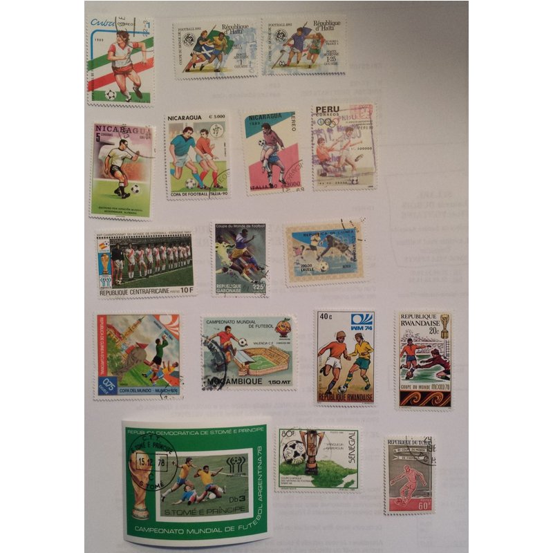 Belle Collection 150 Timbres Football