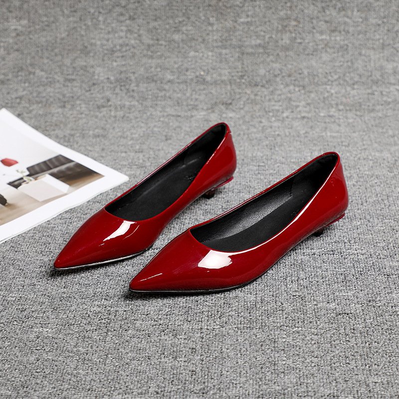 Spring new commuter style pointed head medium low heel single shoes women's thin heel patent leather work shoes women's black