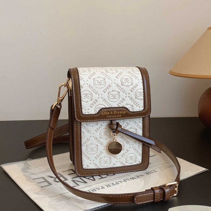 2024 new mobile phone women's crossbody small fashionable and versatile shoulder bag, mini vertical lightweight coin