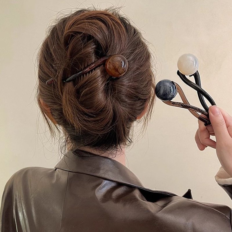 Vintage atmospheric coffee pearl line grip clip women 2024 new advanced sense twist hairpin back head shark clip