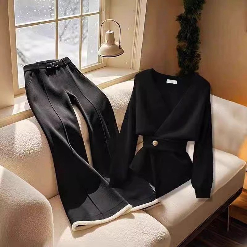 Women's Clothing Royal Sister Style Outfit For Women, Fashionable And Stylish Black Knitted Sweater, Slim And Versatile Flared Pants, Two Piece Suit