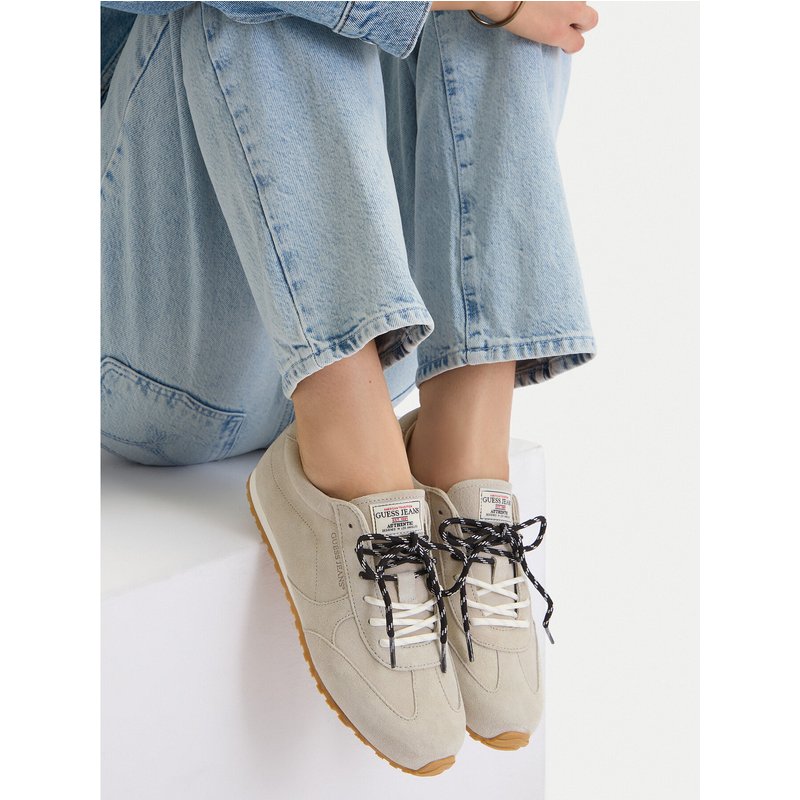 Sneakers Guess Jeans EO-CS5262 Grau