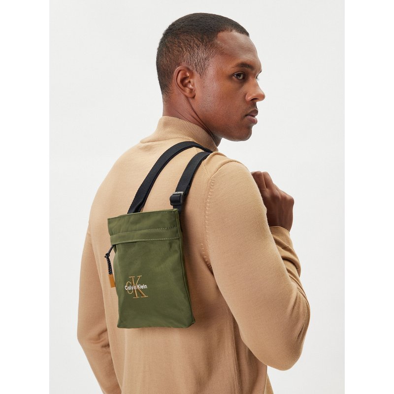 Umhängetasche Calvin Klein Bold Flatpack LV04D3178G Grün