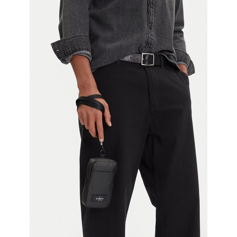Umhängetasche Calvin Klein Utility Phone Crossbody LV04D1136G Schwarz