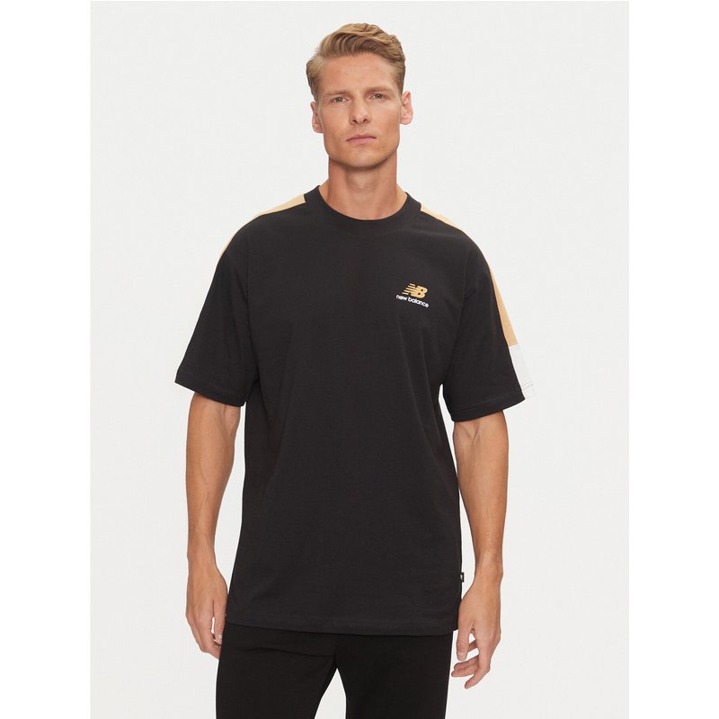 New Balance T-Shirt Classics MT43526BK Schwarz Relaxed Fit