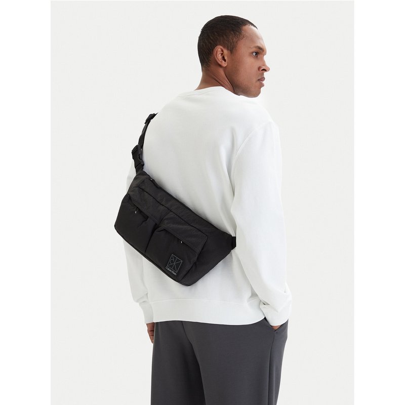 Gürteltasche Calvin Klein Utility Emblem Sling Waistbag LV04D3341G Schwarz