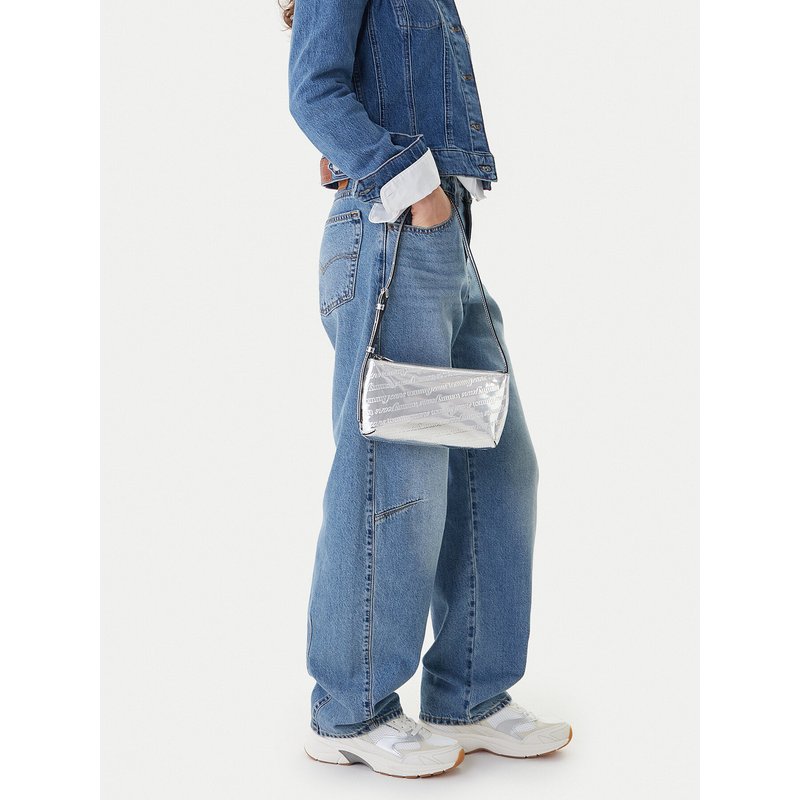Handtasche Tommy Jeans Tjw Must Metallic Shoulder Bag AW0AW18009 Silberfarben