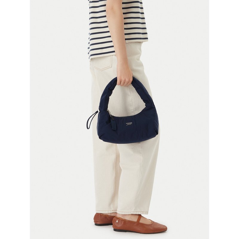 Handtasche Tommy Jeans Metal Logo Padded Strap Shoulder Bag AW0AW18583 Dunkelblau