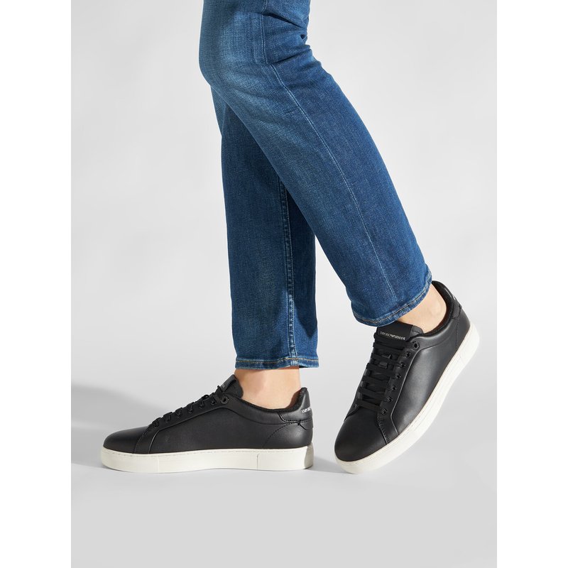 Sneakers Emporio Armani X4X598 XF662 00002 Schwarz