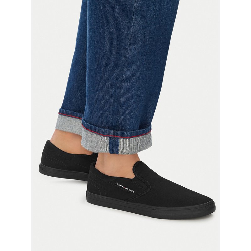 Sneakers aus Stoff Tommy Hilfiger Vulc Core Slip On FM0FM05689 Schwarz