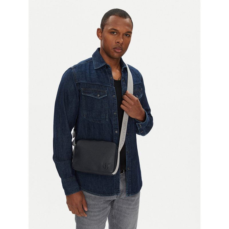Umhängetasche Calvin Klein Jeans Cargo Camera Bag LV04G3081G Blau