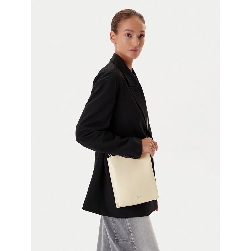 Handtasche Calvin Klein Line Ns Crossbody Lth Bag LV04F3005G Creme