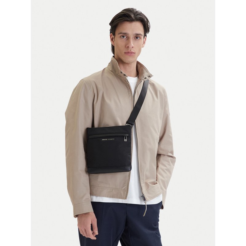 Umhängetasche Armani Exchange XM002651 AF22656 MC105 Schwarz