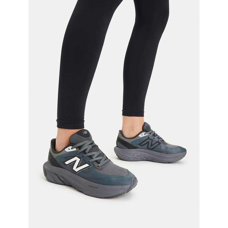 Sneakers New Balance UTRN7WP Grau