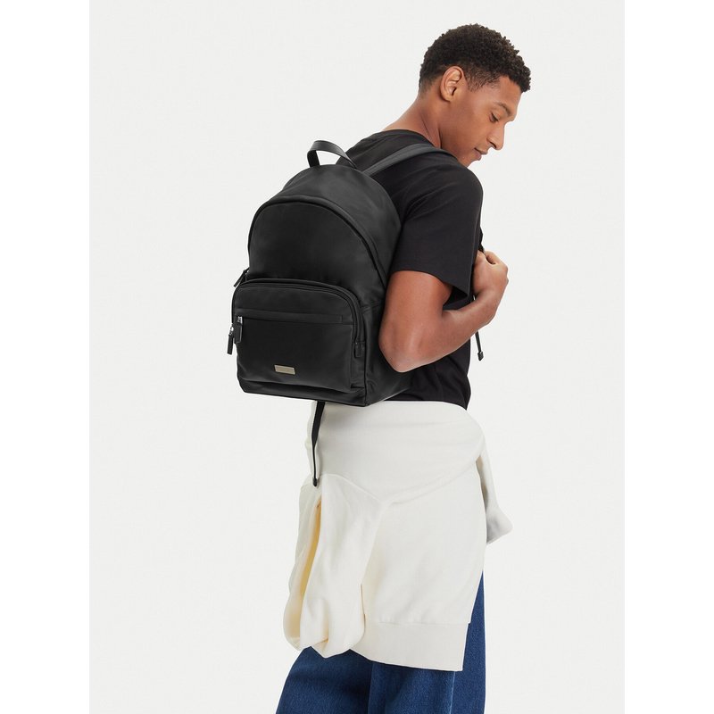 Rucksack Calvin Klein Sleek Round Backpack LV04D3143G Schwarz