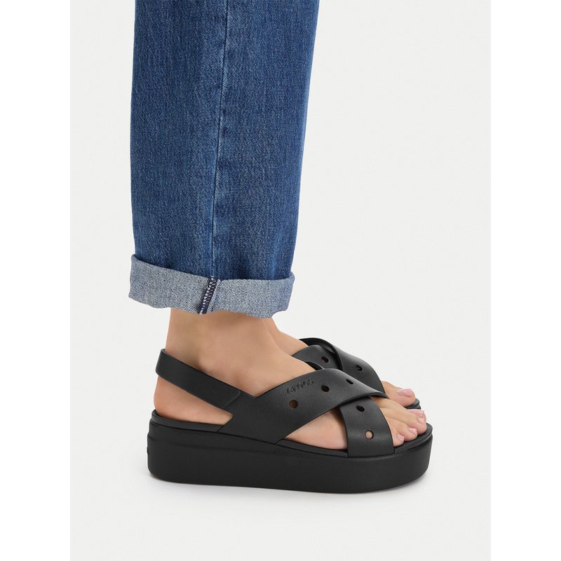 Sandalen Crocs Brooklyn 4U Cross Strap Sandal 212254 Schwarz