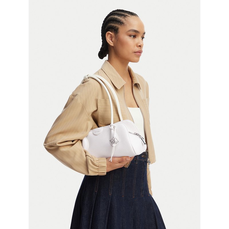 Handtasche Calvin Klein Quilted Nylon Medium Shoulder Ba LV04F3743G Weiß