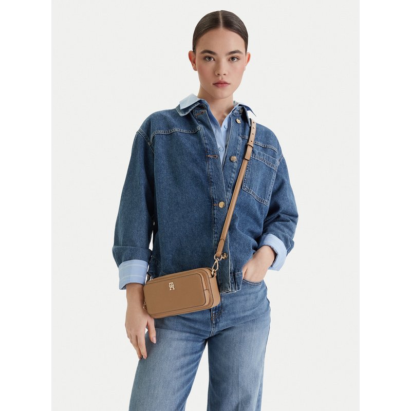 Handtasche Tommy Hilfiger Th Daily Camera Bag AW0AW18377 Braun